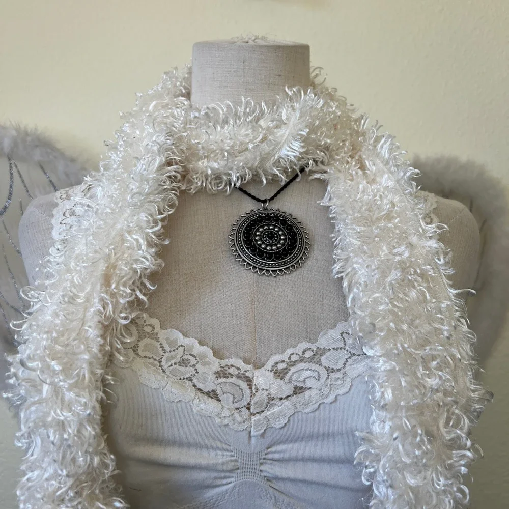 Vtg White Scarf Knit Fuzzy‎ Eyelash Y2K 90s Art Whimsygoth Quirky 90s Small